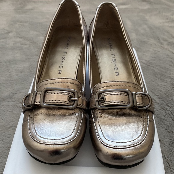 Women’s Pewter Buckle Wedge by March Fisher in Size 8M - Picture 3 of 5